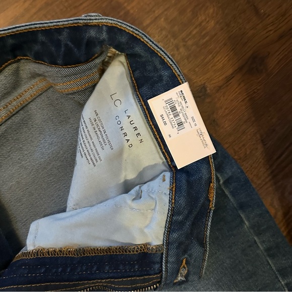 LC Lauren Conrad Cut Off Jean Shorts Size 16 NEW - Picture 3 of 4
